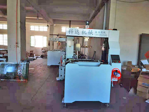 湖北自動調(diào)模成型機應該如何操作？